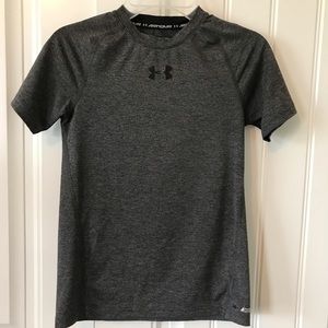 dark gray boys under armour shirt
